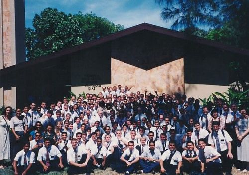 Conferência com o apóstolo L. Tom Perry em julho/1998 com todos os missionários de Pres. Grahl, após a divisão da Missão.
Odair José Ferreira Viana
11 Feb 2003