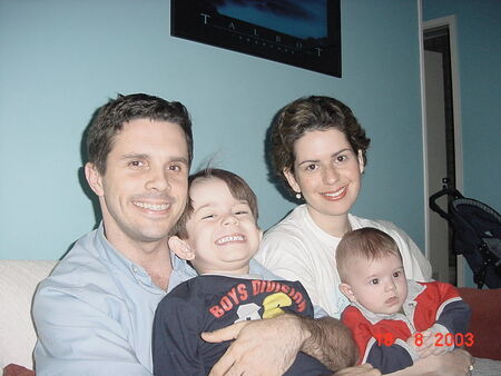 Fotos da familia
Edvaldo Barros Pinto Junior
23 Jan 2004