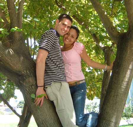 Eu e minha esposa Amanda numa avore la no templo de Recife em Junho 2005.
Spencer J. Bawden
09 Aug 2005