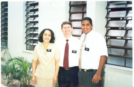 Eu amo esta familia!!!
Pres e sister Parrella
Robert S. Nascimento
23 Oct 2004