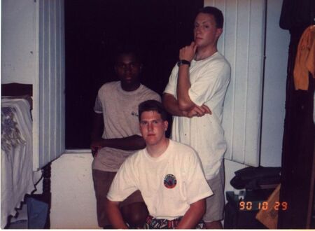 Eu e meus grandes amigos Elder Kapp e Elder Pierce no Distrito de Casa Amarela em Outubro de 1990.
PAULINEI DE JESUS
07 Aug 2004