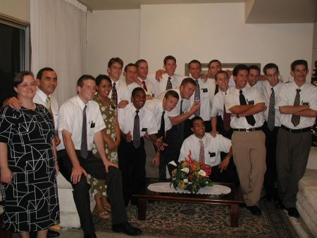 O grupo que terminou em novembro de 2003 na casa da missão com Presidente e Síster Duarte.
Kit Jeffrey Menlove
01 Dec 2003