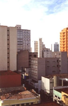 As you can see, there are many buildings downtown Ribeirao Preto that are at least 12 stories tall.
Michael J. Simmons
12 Jan 2003