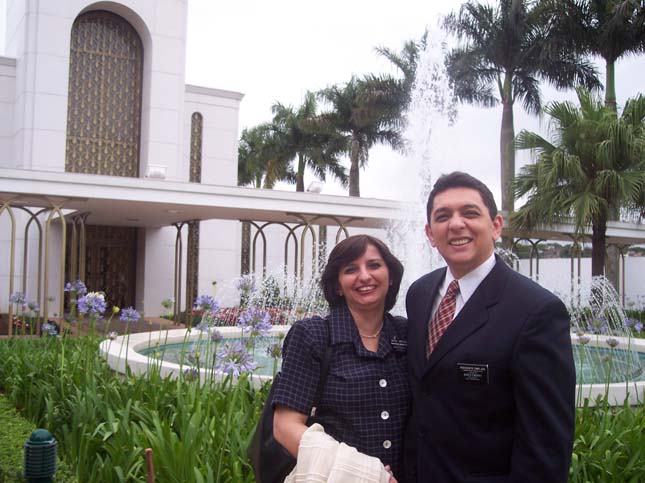 Os Simplicios foram ao templo de São Paulo em Outubro 2004
Daniel Gibby
26 Jul 2005