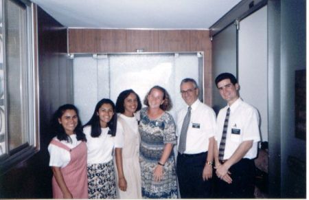 No staff : Sisteres Marques/Carle/Tavares e Duarte com Pres.Fabricio e Elder Bezerra - assistente
Lucineide Marques da Silva Cox
21 Nov 2002