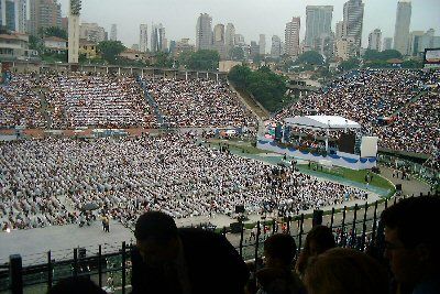 President Hinckley speaking at Pacembu
Richard S. Bangerter
01 Sep 2004
