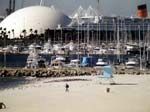 Beach near downtown Marina, Queen Mary and the Dome in the background.
Matai Ikona Tupola
25 Mar 2006