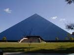 Pyramid at CSULB.
Matai Ikona Tupola
25 Mar 2006