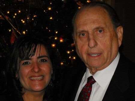 Chatting with President Monson!
Elsa Araceli McGroarty
17 Nov 2010