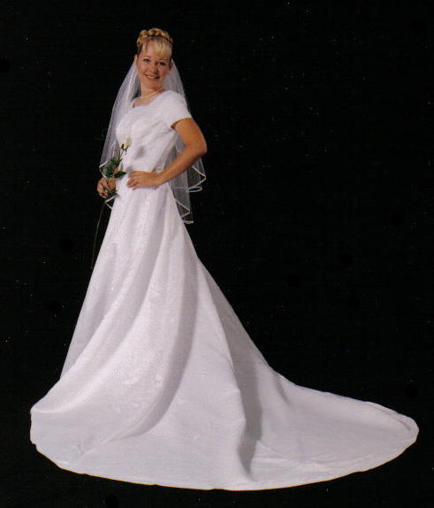 MY BEAUTIFUL BRIDE!  SHE WAS AN AWESOME MISSIONARY AND IS AN EVEN MORE AWESOME COMPANION!
Christopher Ryan Garrison
29 Jun 2004