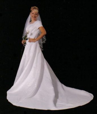 MY BEAUTIFUL BRIDE!  SHE WAS AN AWESOME MISSIONARY AND IS AN EVEN MORE AWESOME COMPANION!
Christopher Ryan Garrison
29 Jun 2004