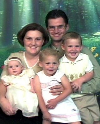 Latest Reynolds/Hatch Family Picture
Shirley DeAn Reynolds
23 Oct 2004