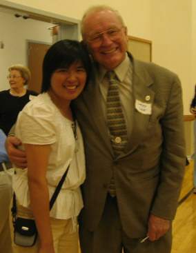 Elder Lee always have a nice smile!  ^_^
Loren Lok Yan Yung
11 Oct 2004