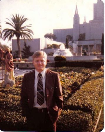 Elder Daniel K Green
19 Dec 1980 in front of Oakland LDS Temple
Terry L. Van Wormer
29 Mar 2008