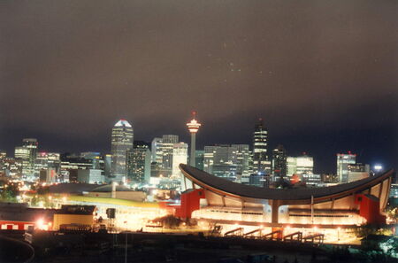Calgary skyline at night
David J. Campos
09 Mar 2002