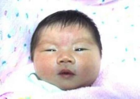 Hey hey hey!! who do you think she looks like?
chih chang  chou
31 Oct 2001