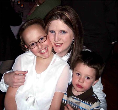 With my cousins children..Tylar and Drew
Misty Lynn Peterson
28 May 2007