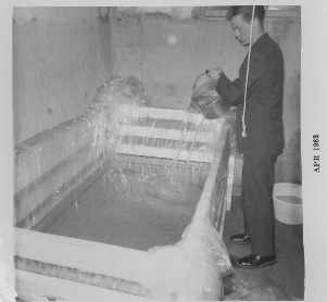 First baptism in Thompson April 1962.
Font built in basement of Wayne Kildaw's house.
Donald R Lundell
06 Jul 2007