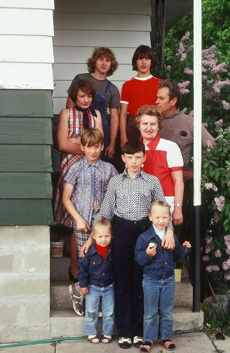 Chuback family in Saskatoon spring 1977
Loren H Evans
08 Jul 2007