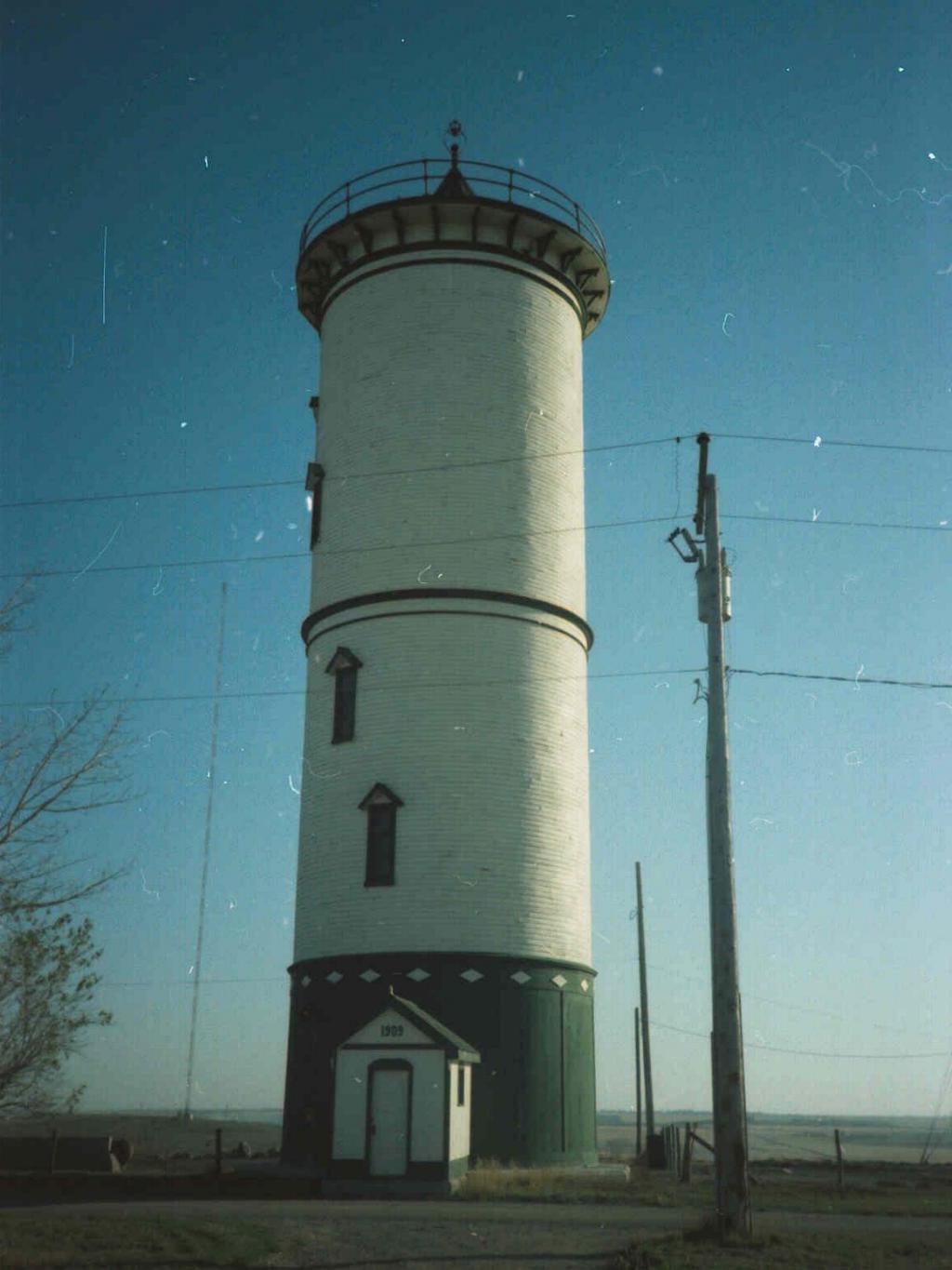 Lighthouse Water Tower in Weyburn.
Michael Jolly Goodfellow
23 Nov 2007
