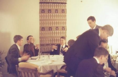 Zone leader conference dinner at the Lunds winter 1976
Loren H Evans
04 Jul 2007
