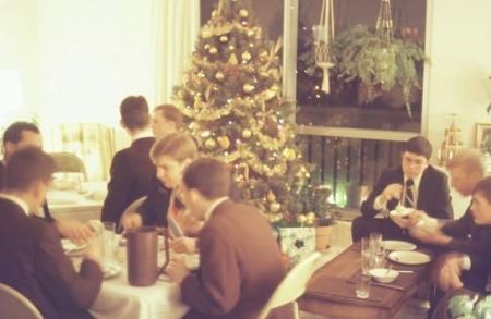 Zone Leader conference dinner at the Lunds winter 1976 (2)
Loren H Evans
04 Jul 2007