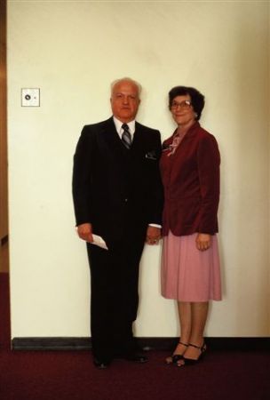 President and Sister Esplin
Leon  Hammer
08 Jun 2009