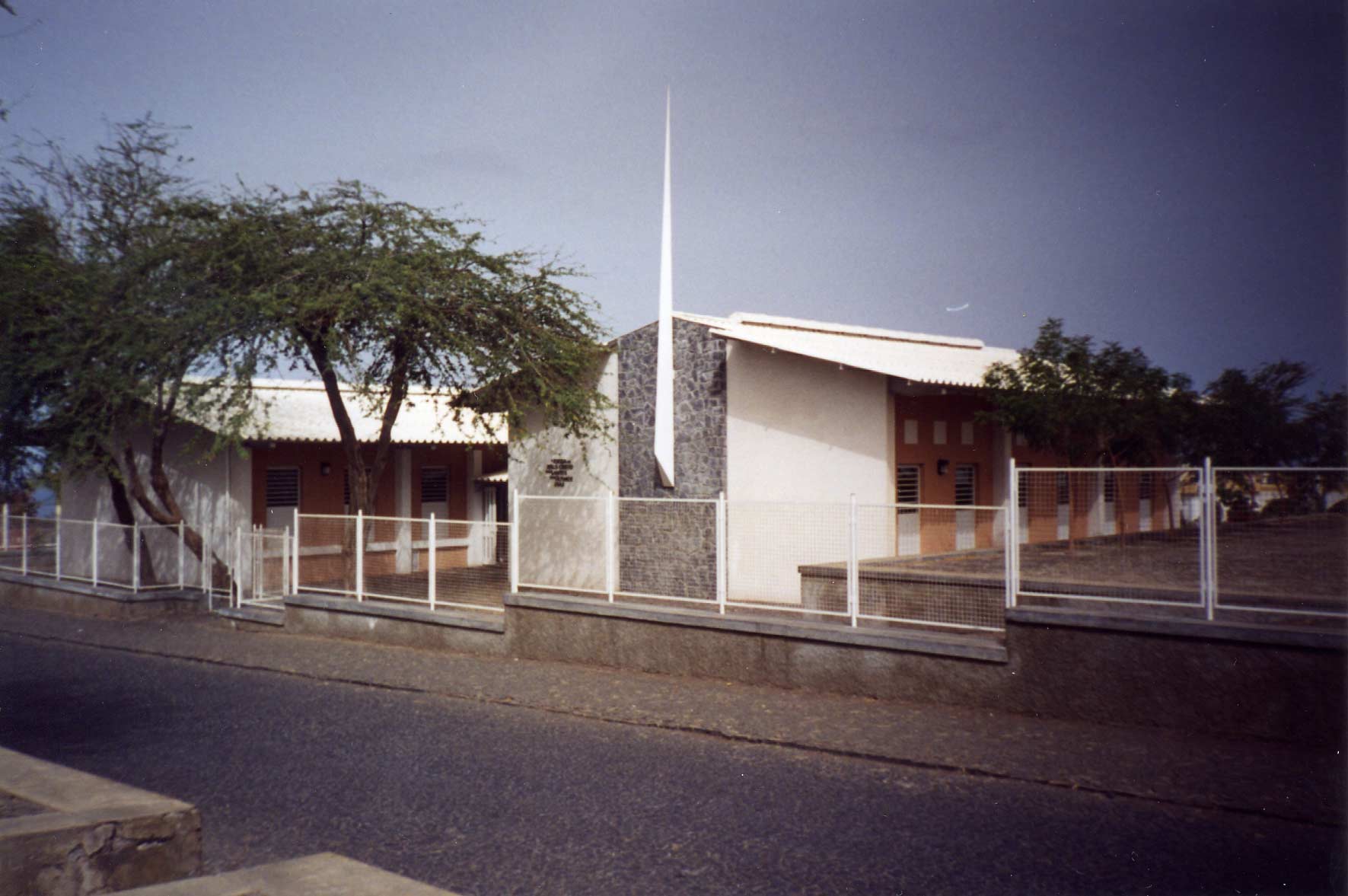 Capela de Sao Filipe, FOGO de A Igreja de Jesus Cristo dos Santos dos Ultimos Dias
Mark Homer Coulam
23 Jul 2003