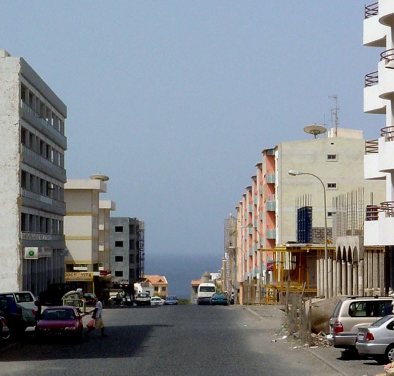 Palmarejo, Praia
Dale S. Peterson
18 Jul 2005