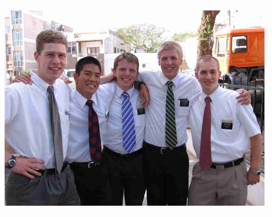 Elders in Praia
Cliff  Solomon
17 May 2006