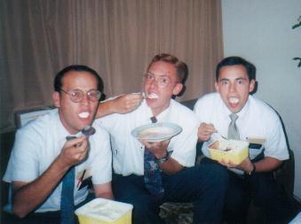 ELDER CANALES,ELDER CASTILLO,ELDER FERREIRA
Roberto  Castillo
07 Oct 2001