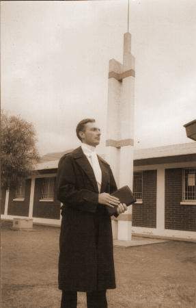 ESTACA LA PORTADA ANTOFAGASTA
Roberto  Castillo
01 Nov 2001