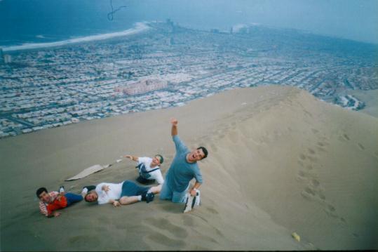 DESPUÉS DE UN GRAN ESFUERZO LLEGAMOS A LA CIMA, E. VALDÉS, E. ANGUS, E. CASTILLO Y E. CAPPI
Roberto  Castillo
12 Nov 2001