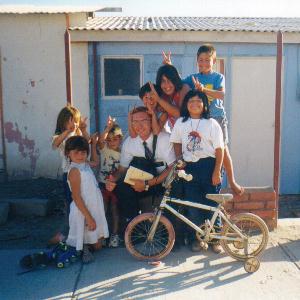ELDER CASTILLO Y ALGUNOS AMIGOS EN LAS CALLES DE COPIAPÓ.
Roberto  Castillo
12 Nov 2001