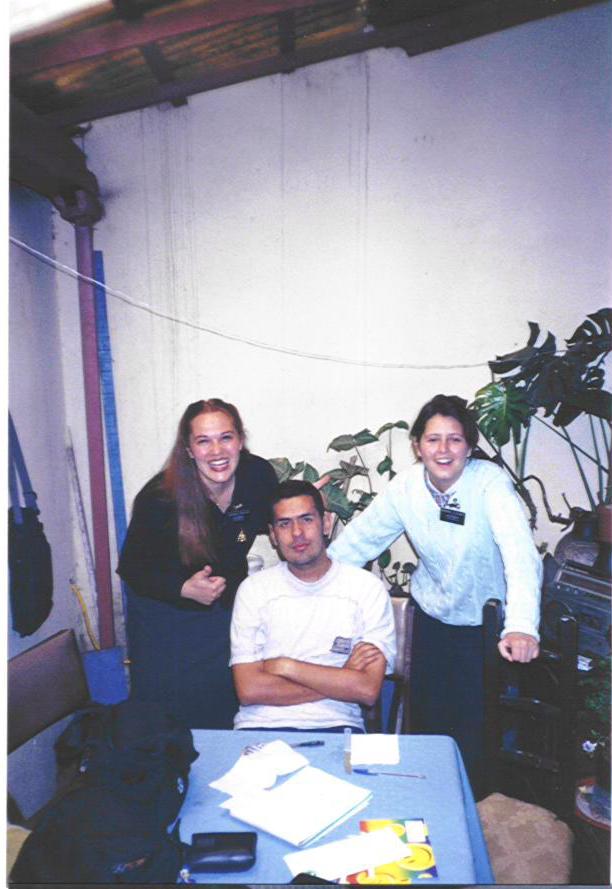 las misioneras mas  buenas y travajadoras de chile!! velazquez y franovich
Christopher  COTIART
22 Nov 2001