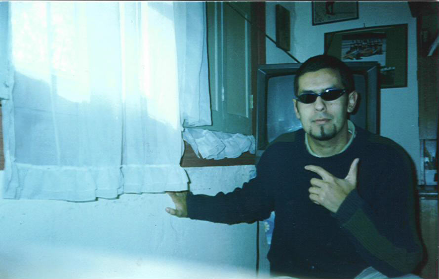 foto sacada en mayo del 2002
Christopher  COTIART
06 Jul 2002