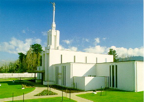 La casa del Señor dedicada por el presidente Hinckley
Rodrigo  Santana
11 Jul 2002