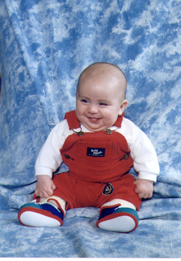 Hola a todos quiero mostrarles a mi hijo BENJAMIN que en la foto tiene 3 meses de edad.
Luis Cristian Bravo Sandoval
07 Sep 2002