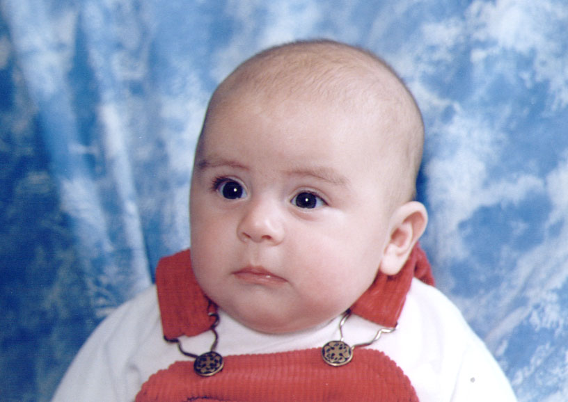 Aqui esta otra foto de mi hijito
Luis Cristian Bravo Sandoval
07 Sep 2002