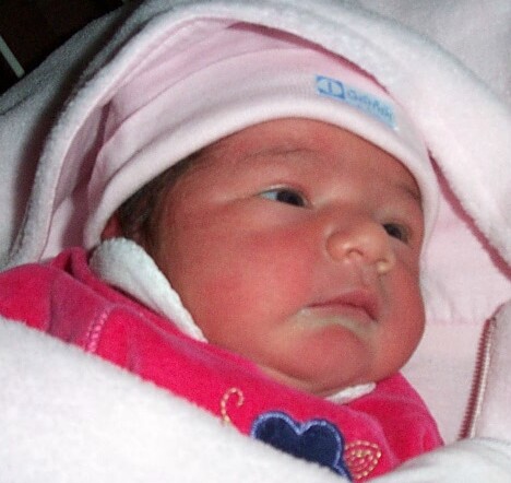 Ella es mi hija Ignacia Sofía. Nació el 26 de Febrero de 2005.
Yo serví como misionero en el periodo de los presidentes Jones y Ferguson.
Saludos, Félix Núñez
FELIX  NUÑEZ DUHALDE
13 Mar 2005