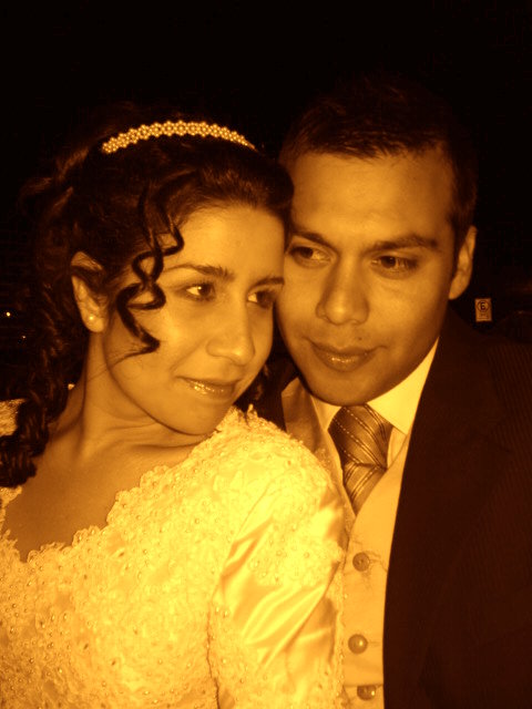 me encuentro tan feliz al estar con mi compañera , mi amiga mi esposa , la amo  eternamente , el matrimonio es lo mas hermoso ,
ahora soy el lider misional del barrio y maestro del quorum de elderes, mi esposa es misionera de barrio y maestar de la soc soc
tenemos una familia hermosa
christian e fuentes edgardo fuentes
21 Oct 2007