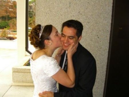 Aqui estamos fuera del Templo de Atlanta, Georgia en el dia de nuestro matrimonio el 3 de diciembre de 2005
Michal  Ramos
12 Jun 2006