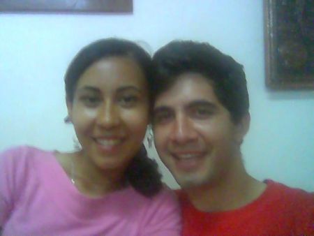 En casa con mi esposa, creo que debo cortarme el cabello... ups!!
Carlos Manuel Solis
06 Mar 2008