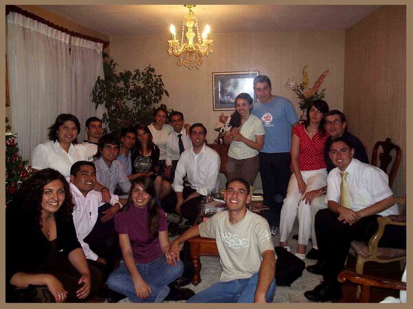 Por supuesto no faltó la comida, de invitada tuvimos unas hormigas, pero... son detalles...
gratos momentos...
Andrea Alejandra Arcos
16 Dec 2006