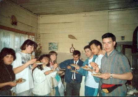 Algunos como la Hna. Flamm, Riquelme, Elder Bernard, Guajardo, Jara y otros
Eduardo  Parra Jara
06 Apr 2007