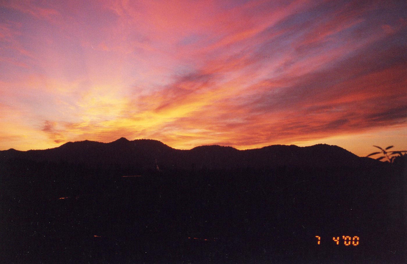 Sunset picture taken from Población Sta. Rosa.
Duane Alexander Quistberg
03 Jun 2004