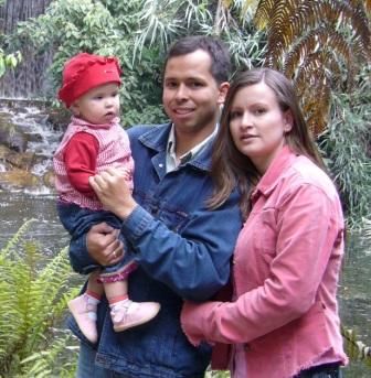 Esto fue en un parque de la ciudad llamado jardin botanico. Mi esposita Katerin y nuestra bebé Valery
William John Calle
22 Oct 2007