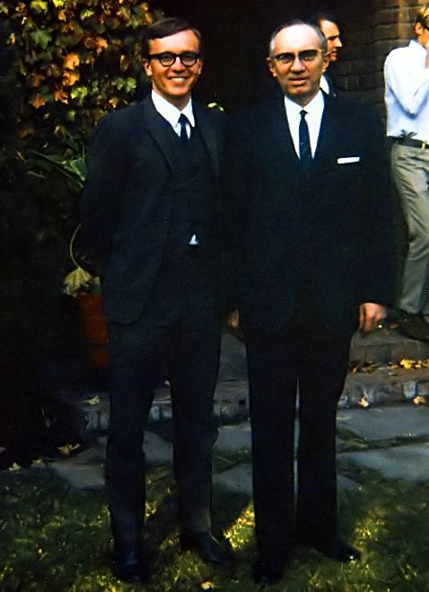 President Hinckley and Elder Tim Hansen in front of Mission Home 1969
Tim L Hansen
26 Nov 2006