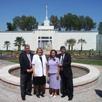 L to R: Gary Davis, Deborah Davis, Soledad Acevedo, Rodolfo Acevedo - Santiago Temple Re-Dedication, March 12, 2006
Gary V. Davis
04 Dec 2006