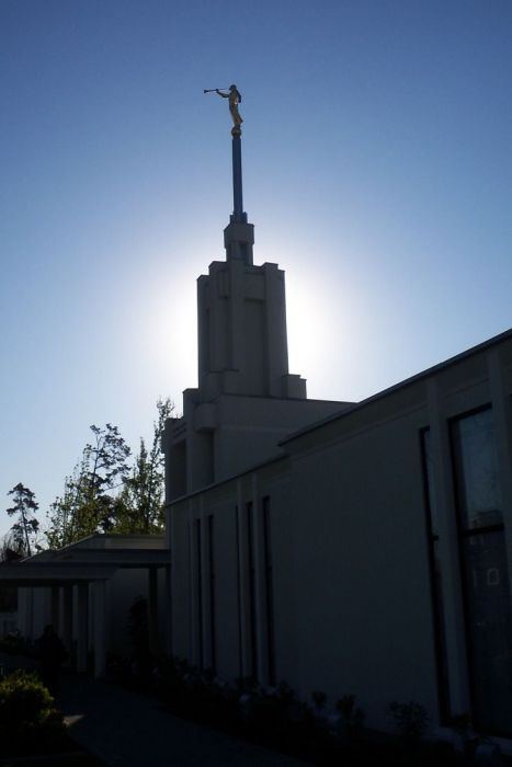 Picture of front of temple with the afternoon sun behind the Angel Moroni - October 1, 2010.
Gary V. Davis
02 Oct 2010